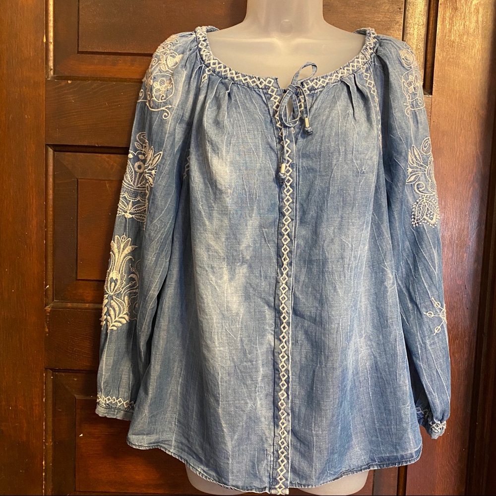 Vintage America Faded Blue Women’s Blouse EUC | M